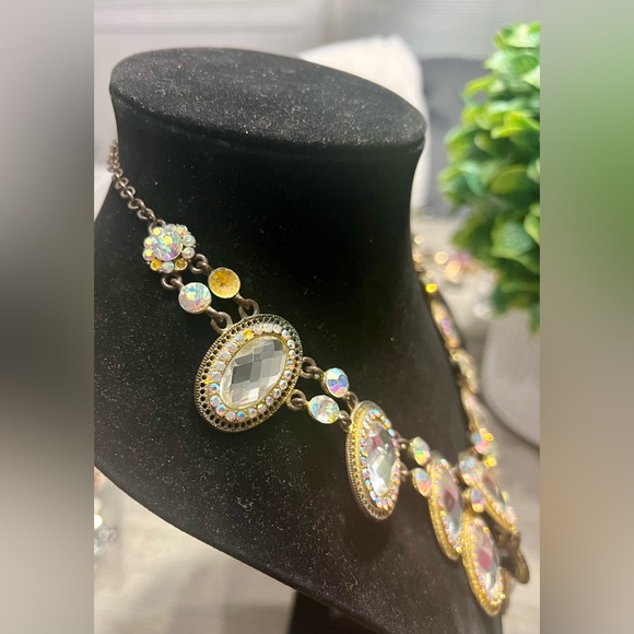 BLINGY BOMBSHELL STATEMENT NECKLACE AND AB HEAVEN ๐ฅ๐ฅ๐ฅ๐ฆ๐ฆ๐ฆ - Picture 8 of 10